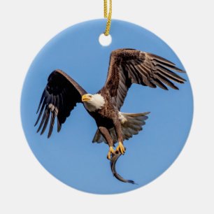 Adorno De Cerámica Águila calva con un pez