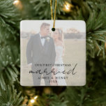 Adorno De Cerámica Aimee Rustic Script Moderno de reciente creación<br><div class="desc">Navidades modernos ornamentación con un diseño simple con "casados" en una tipografía de estilo rústico junto con sus nombres y año sobre su foto boda favorita con un overlay opaco. La superposición puede eliminarse en la herramienta de edición de diseño. Este elegante adorno hace un gran regalo para una pareja...</div>
