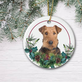 Adorno De Cerámica Airedale Terrier Evergreen Berry Wreath
