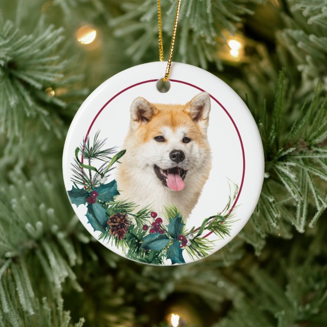 Adorno De Cerámica Akita Dog Evergreen Berry Wreath (Árbol)
