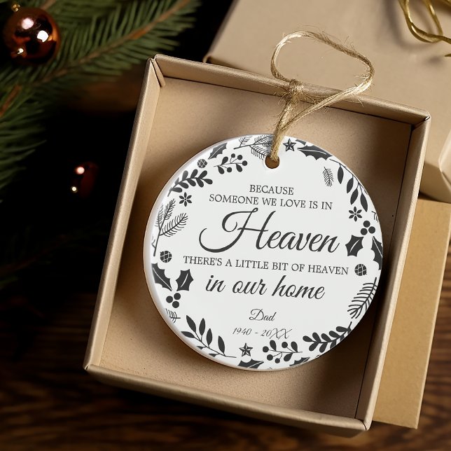 Adorno De Cerámica Alguien En El Cielo Foliage Wreath Foto (Someone In Heaven Winter Foliage Wreath Photo Ceramic Ornament)