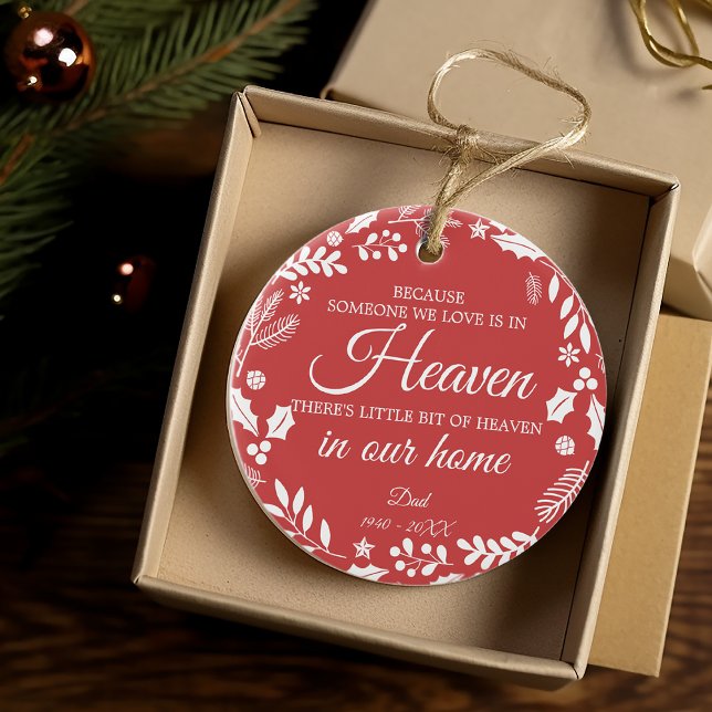 Adorno De Cerámica Alguien En El Cielo Foliage Wreath Foto Red (Someone In Heaven Winter Foliage Wreath Photo Red Ceramic Ornament)