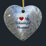 Adorno De Cerámica Amo a mi Maravilloso Esposo - Snowowley Winter Day<br><div class="desc">Amo a mi Maravilloso Esposo - Nevado Día del Invierno,  adorno navideño en forma de corazón.</div>