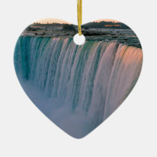 Adorno De Cerámica Amor descendente Niágara Ontario Canadá de la