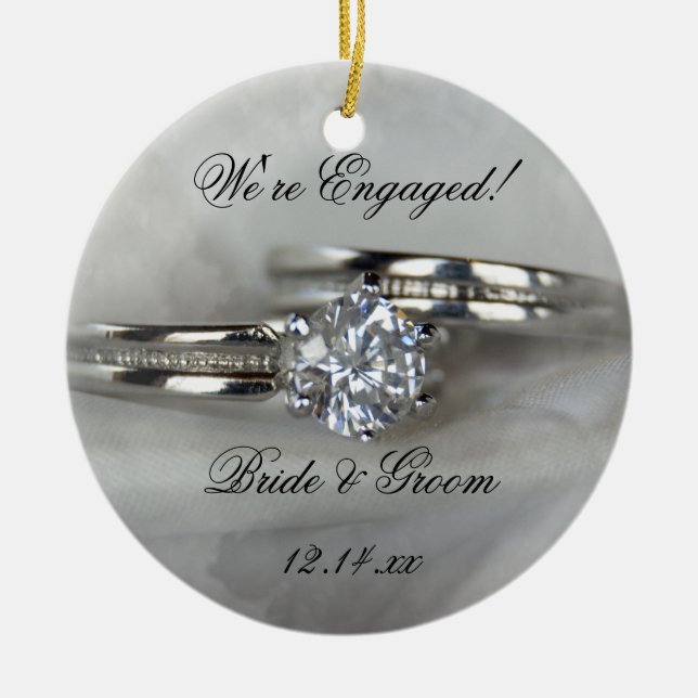 Adorno De Cerámica Anillos bodas sobre el compromiso gris (Frente)