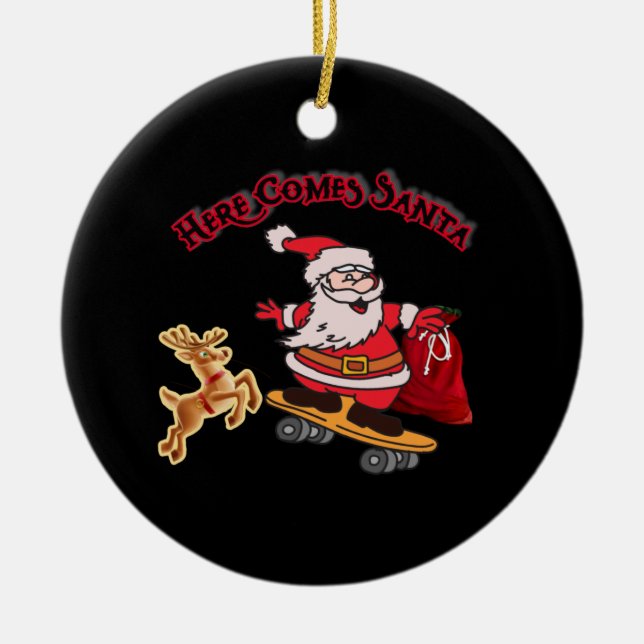 ADORNO DE CERÁMICA AQUÍ VIENE SANTA EN NAVIDADES DE SKATEBOARD (Frente)