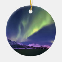 Aurora boreal sobre Lyngenfjorden Noruega