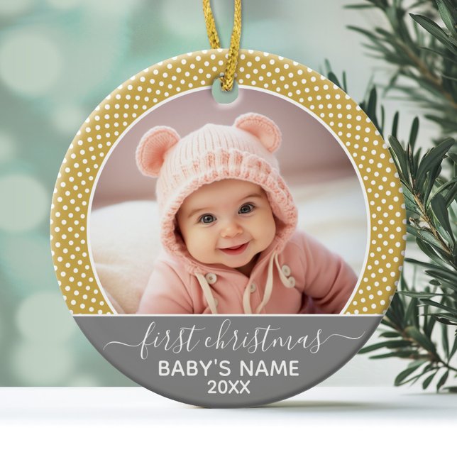 Adorno De Cerámica Babys First Christmas - puntos amarillos grises (Personalized Photo Ornament - Baby's First Christmas)