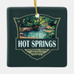 Adorno De Cerámica Badge retro del Ilustracion del Parque Nacional de<br><div class="desc">Diseño de arte vectorial de Hot Springs. El parque se encuentra en el centro del condado de Garland,  Arkansas,  junto a la ciudad de Hot Springs,  la sede del condado.</div>