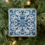 Adorno De Cerámica Baldosa azul portuguesa<br><div class="desc">Este producto tiene un diseño intrincado con un fondo azul oscuro y patrones ornamentales blancos. El diseño recuerda a los estilos tradicionales de cerámica o porcelana,  que pueden interesar a los amantes de la estética clásica o vintage.</div>