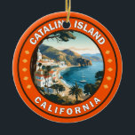 Adorno De Cerámica Banda de arte de viajes de Catalina Island Califor<br><div class="desc">Isla Catalina en estilo vectorial. Santa Catalina,  una de las Islas del Canal de California,  se encuentra al suroeste de Los Ángeles. Es conocida por su vida salvaje,  sitios de buceo y el monte Orizaba,  su pico más alto.</div>
