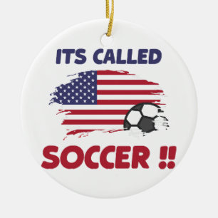 Adorno De Cerámica Bandera graciosa estadounidense se llama SOCCER no