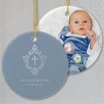 Adorno De Cerámica Baptismo de niño atónita cruz azul de cosecha en E<br><div class="desc">Un elegante diseño religioso con una cruz en un escudo vintage, apropiado para el bautismo de un niño. El escudo y la cruz son falsos Relieves metalizados de plata, el fondo es azul polvoriento. Bajo el escudo, en pequeñas gorras, están el nombre, la ocasión y la fecha, en un color...</div>