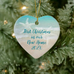 Adorno De Cerámica Beach New Home First Christmas Starfish<br><div class="desc">Primera Navidad en un ornamento tropical / playa. Conservación de cerámica en forma de corazón con texto en ambos lados. Incluya el evento con fecha en un lado y nombres y dirección en el otro. El agua de mar y la arena de la playa son de color azul oscuro. Dos...</div>