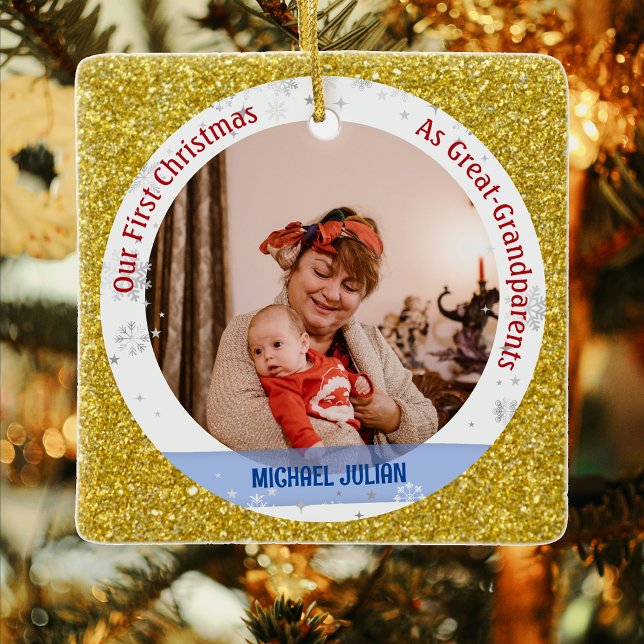 Adorno De Cerámica Bebé 1 Navidades como abuelos grandes 2 fotos (Elegant Modern Cute Golden Our First Christmas as Great-Grandparents Baby Boy 2 Photos Glitter)