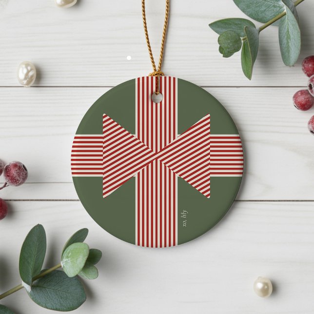 Adorno De Cerámica Big Bow of Striped Ribbon (Bold Ceramic Ornament with Custom Message)