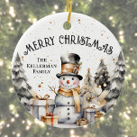 Adorno De Cerámica Black White Winter Merry Christmas<br><div class="desc">Añada un toque festivo a su decoración navideña con este encantador adorno navideño redondo que presenta un bonito diseño de nevados con acuarelas. El muñeco de nieve, vestido de blanco y negro clásico con un sombrero de punta y una bufanda dorada, está rodeado de acentos dorados, árboles festivos y regalos...</div>