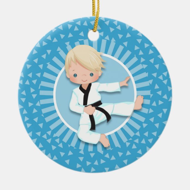 Adorno De Cerámica Blonde Karate Boy Ornament Judo Martial Arts (Frente)