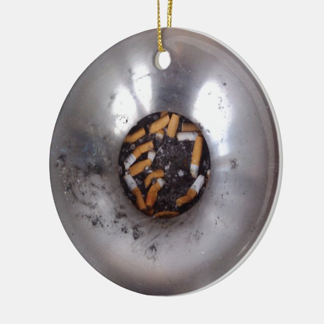 Adorno De Cerámica Bocas de cigarrillo en ceniceros de plata, diverti (Izquierda)