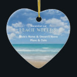 Adorno De Cerámica Boda en la playa (personalizable)<br><div class="desc">Haga clic en "Personalizar" para insertar sus nombres,  el lugar y la fecha de su boda.</div>