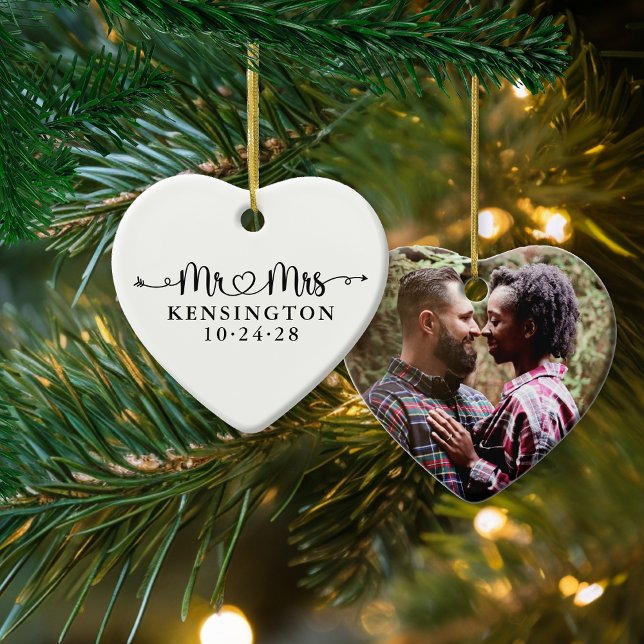 Adorno De Cerámica Boda Heart Arrows Mr. Newlywoed Photo (Wedding Heart Arrows Mr Mrs Newlywed Photo Ceramic )