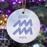Adorno De Cerámica Bonito Aquarius Astrología Rótulo Púrpura Personal<br><div class="desc">Este adorno navideño de bonito,  morado y lavanda personalizado,  Aquarius,  presenta su signo astrológico del Zodiac en un brillo hermoso como las constelaciones. Personalizar este lindo regalo con tu nombre en bello guión cursivo para alguien con un cumpleaños de finales de enero o principios de febrero.</div>