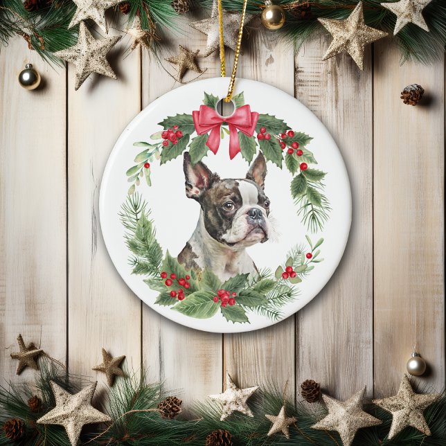 Adorno De Cerámica Boston Terrier Dog Red Bow Holly Wreath (Subido por el creador)
