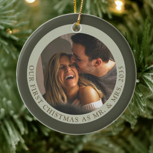 Adorno De Cerámica Bushlight   Primera Navidad como Sra. y Sr. Heirlo