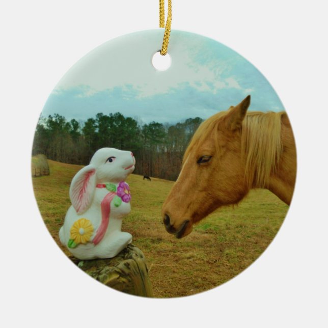 Adorno De Cerámica Caballo amarillo rubio y conejo de Pascua (Frente)