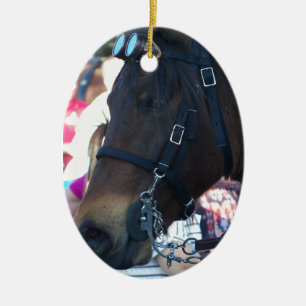 Adorno De Cerámica Caballo árabe marrón oscuro con gafas