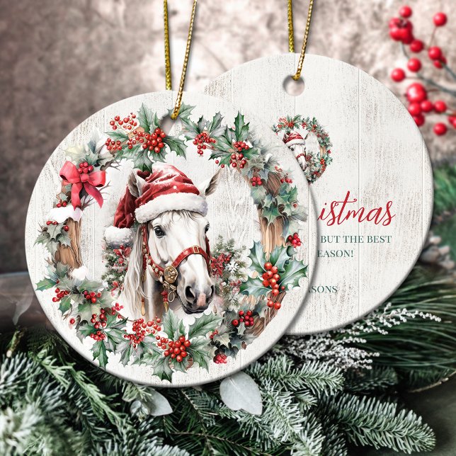 Adorno De Cerámica Caballos grises blancos Navidades de mora de baya (White grey horse Christmas holly berry wreath wood Ceramic Ornament)