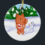 Adorno De Cerámica Cachorro de nieve<br><div class="desc">¡Este adorable cachorro está jugando en la nieve con un animado muñeco de nieve! Personalice este diseño agregando su propio texto o imágenes haciendo clic en el botón "Personalizar".</div>