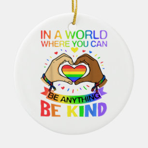 Adorno De Cerámica Camiseta de Conciencia de Igualdad de Arcoiris de