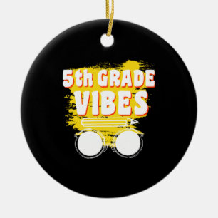 Adorno De Cerámica Camiseta de Vibraciones de 5º Grado de Regreso a l