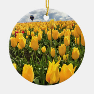 Adorno De Cerámica Campo tulipán amarillo con globo de aire caliente