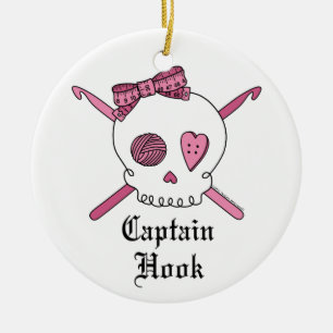 Adorno De Cerámica Capitán Hook Skull y ganchos de ganchillo (rosa)