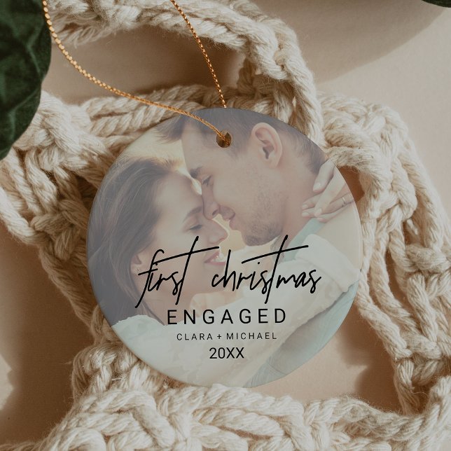 Adorno De Cerámica Carácter caprichoso foto desvanecida involucrada (Whimsical Calligraphy Faded Photo Engaged Ceramic Ornament)