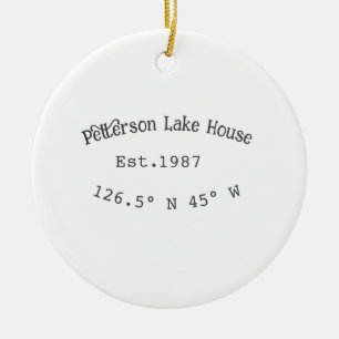 Adorno De Cerámica Casa del lago. Fecha año personalizado coordenadas