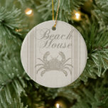 Adorno De Cerámica Caseta de playa Crab Vintage costero<br><div class="desc">Este regalo de cangrejo de casa de playa es un regalo de playa tranquilizante. La imagen tiene un fondo de arena y color marrón, con un patrón que se parece a un lienzo. Es perfecto para la casa de la playa, y te anima en verano. La decoración de las casas...</div>