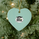 Adorno De Cerámica Chalkboard Mr. Yellow y Green Zigzag Chevron<br><div class="desc">Chalkboard Sr. Boda Amarillo y Turquesa</div>
