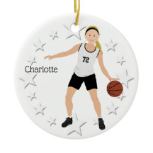 Chica De Baloncesto En Blanco Y Negro