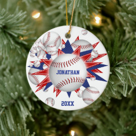 Adorno De Cerámica chica de un niño con un softwón azul rojo de béisb