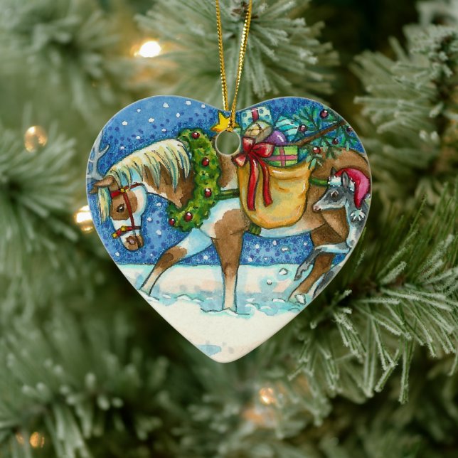 ADORNO DE CERÁMICA CHINCOTEAGUE PONIES, MERRY CHRISTMAS COLT & GIFS (Árbol)