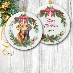 Adorno De Cerámica Chocolate Lab Recuperever Red Bow Holly Wreath
