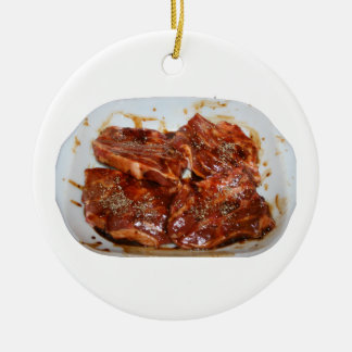 Adorno De Cerámica Chuletas de cerdo en la fotografía blanca del