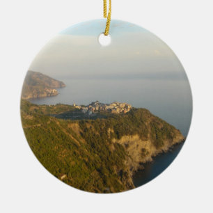 Adorno De Cerámica Cinque Terre de lejos