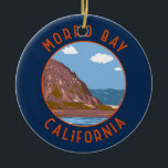Adorno De Cerámica Círculo de alteración retro de Morro Bay Californi<br><div class="desc">Roca Morro en un estilo de arte vector. Es conocido por el Roca Morro,  un antiguo macizo volcánico al final de la playa de Roca Morro.</div>