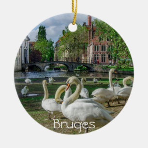 Adorno De Cerámica Cisnes blancos en el centro de Brujas