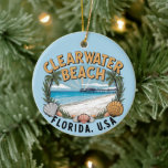 Adorno De Cerámica Clearwater Beach Retro Vignette<br><div class="desc">Agradable ornamento de vacaciones redondo con una viñeta de estilo retro de la playa Clearwater Beach,  FL. Añadir un mensaje especial propio en la parte posterior. Disponible en una variedad de ropa y accesorios.</div>