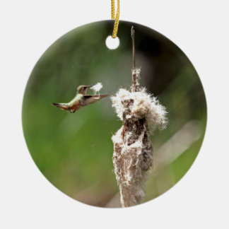 Adorno De Cerámica Colibrí que construye una jerarquía